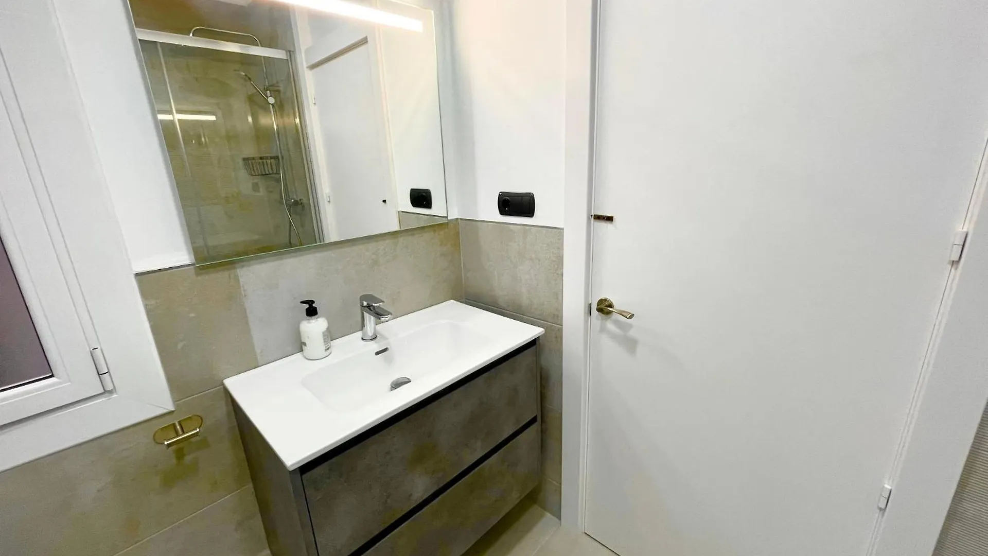 Ronda Sant Pere 5 Bed & Breakfast Barcelona